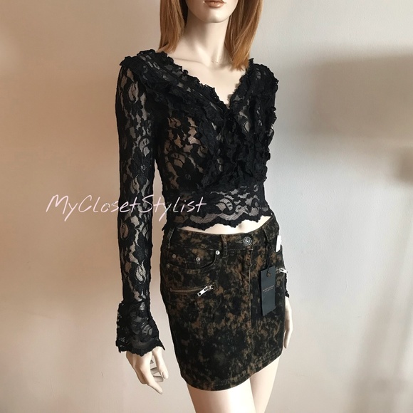 Victoria’s Secret NEW Black Lace Blouse Bell Sleeve RARE Top xs V-Neck Ruffle - Picture 2 of 6